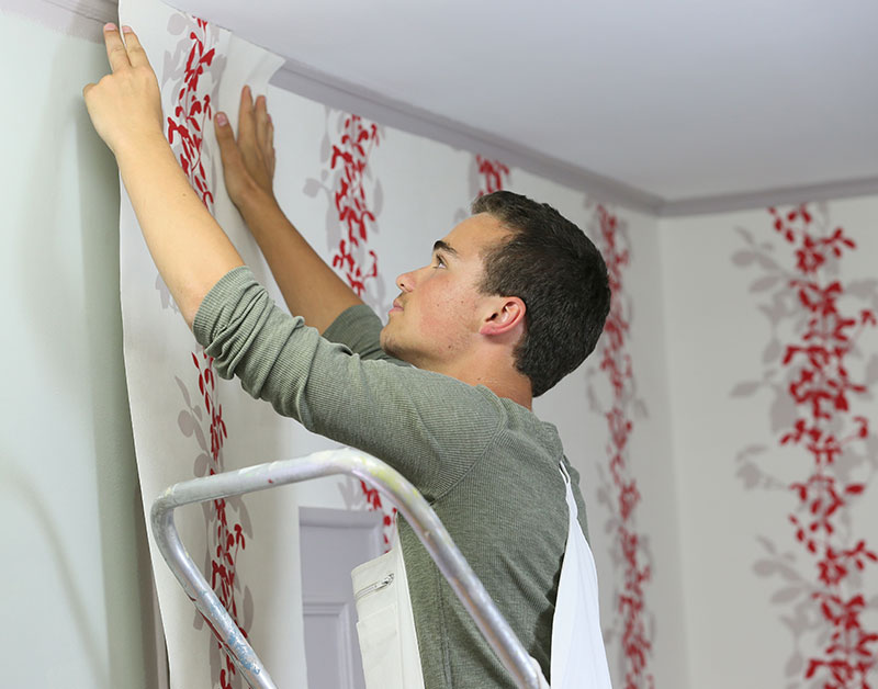 Service charge of wallpaper hanging specialist in London